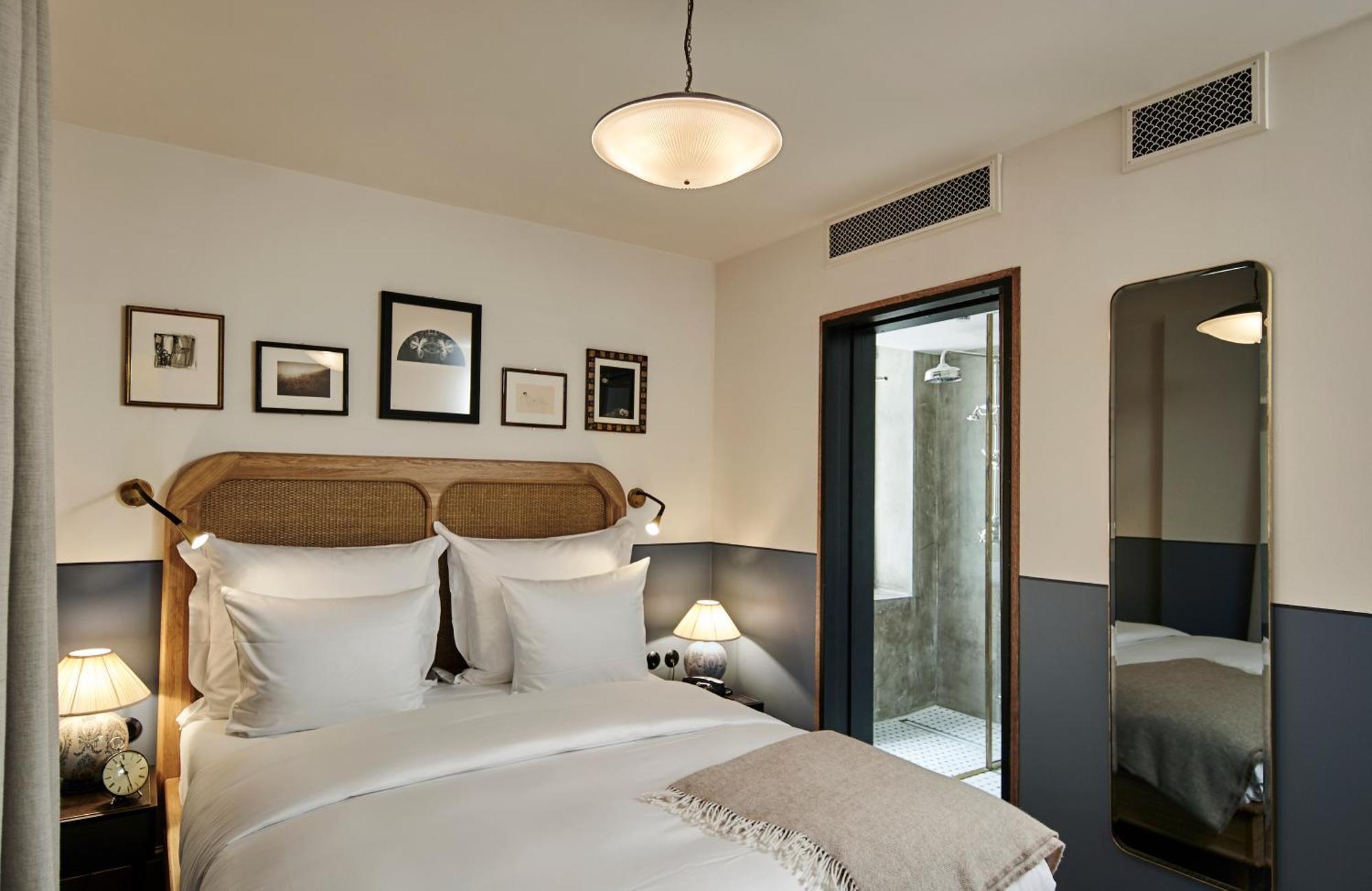 Double Room,1234979360:JPEG