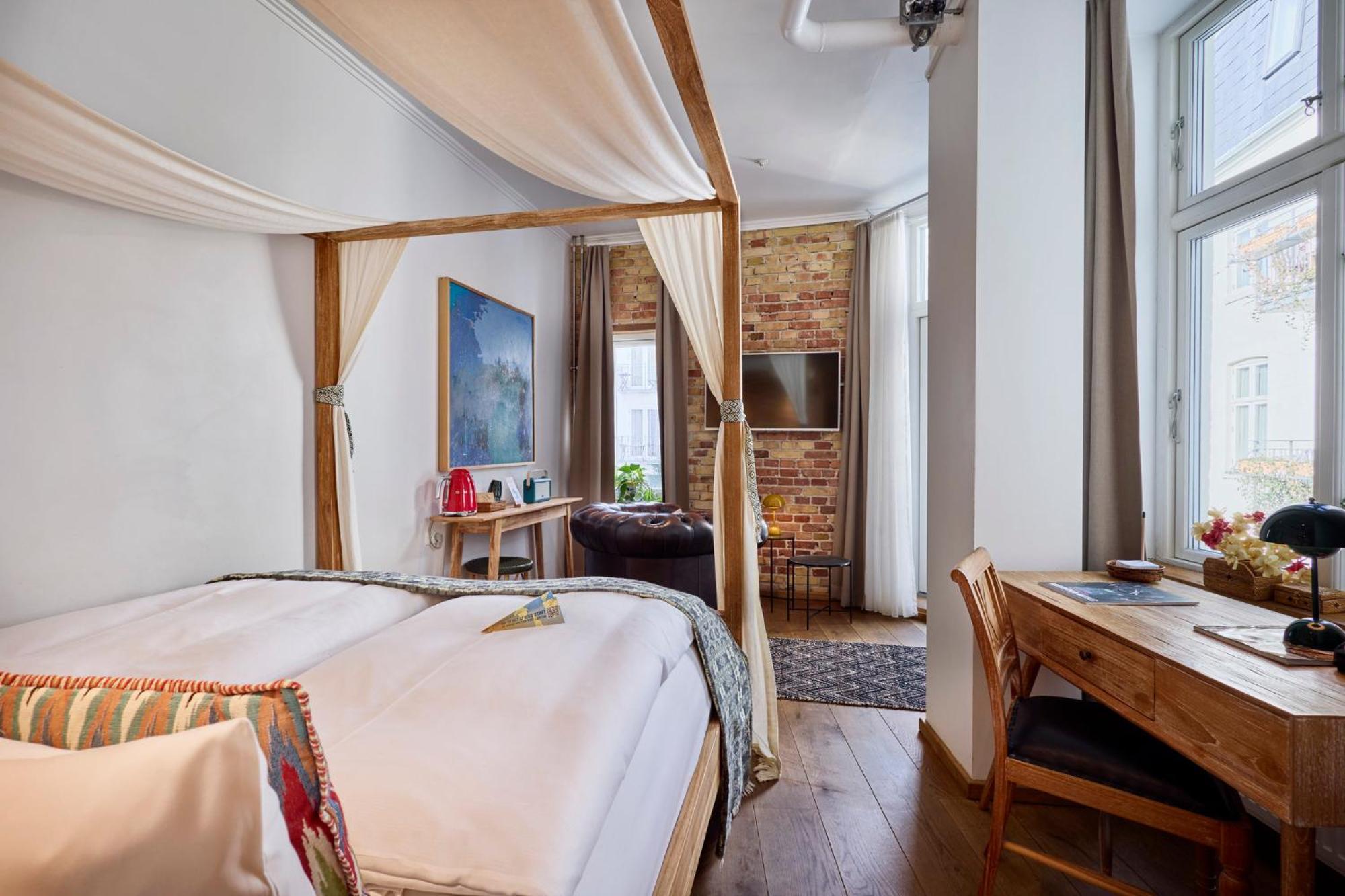 Superior Double Room,1672562712:JPEG