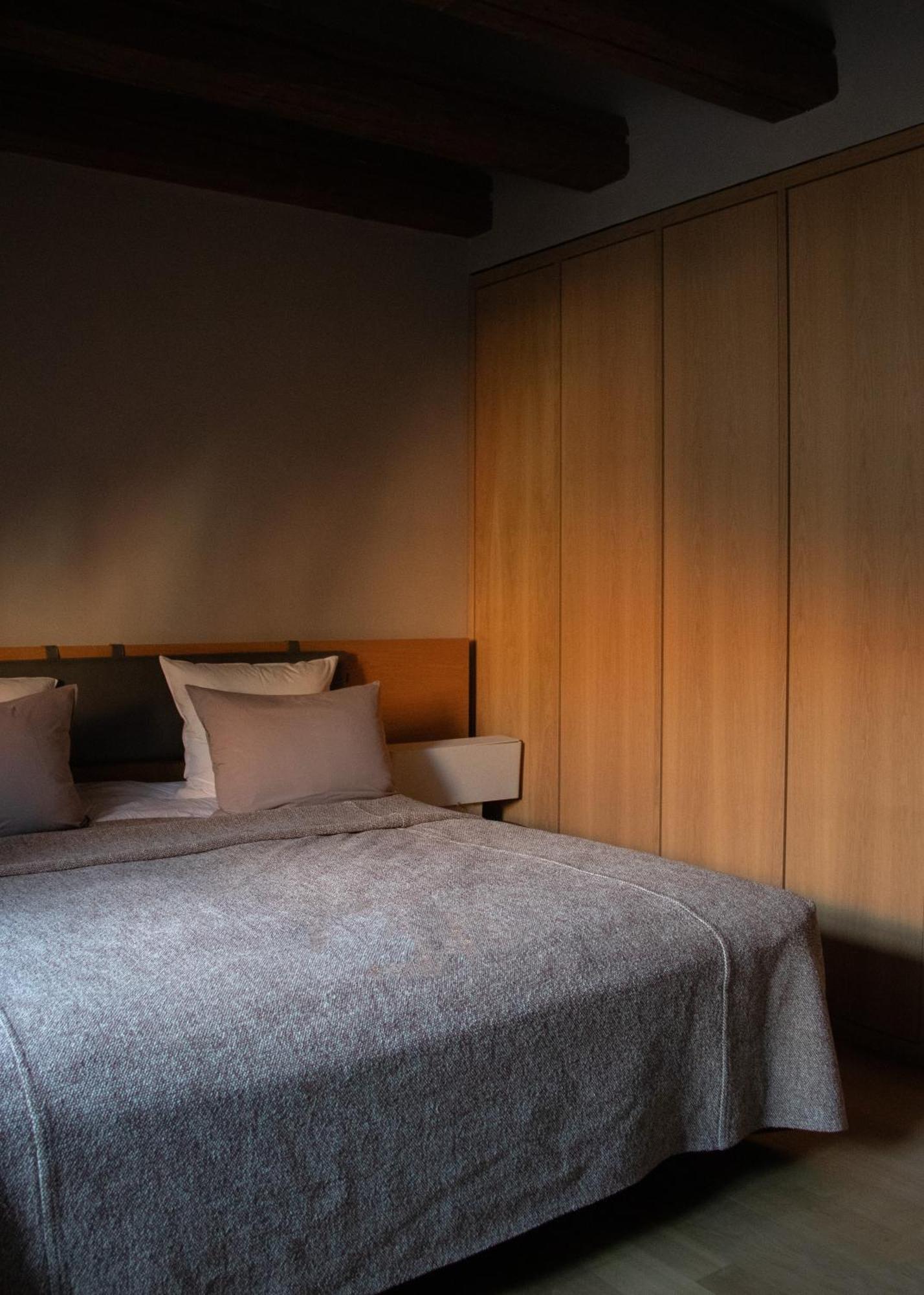 Room 10 - Classic Room