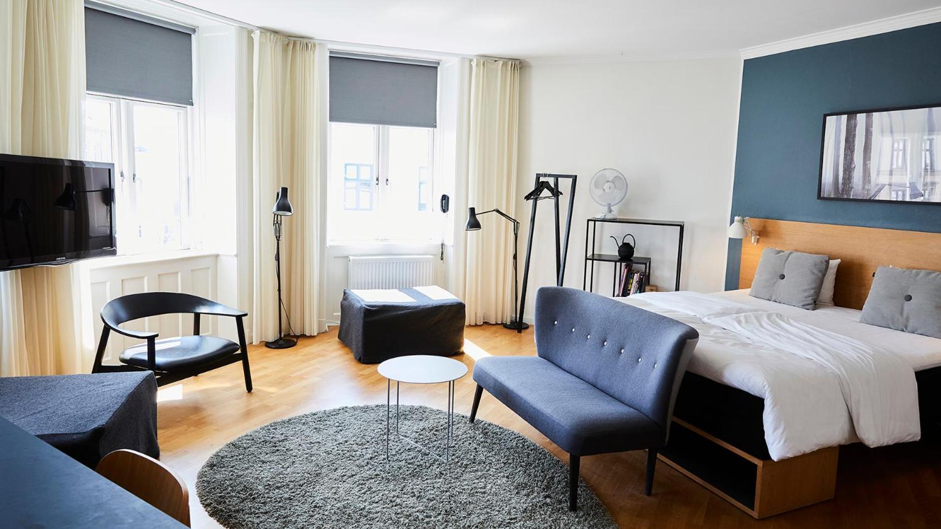 Extra Large Room