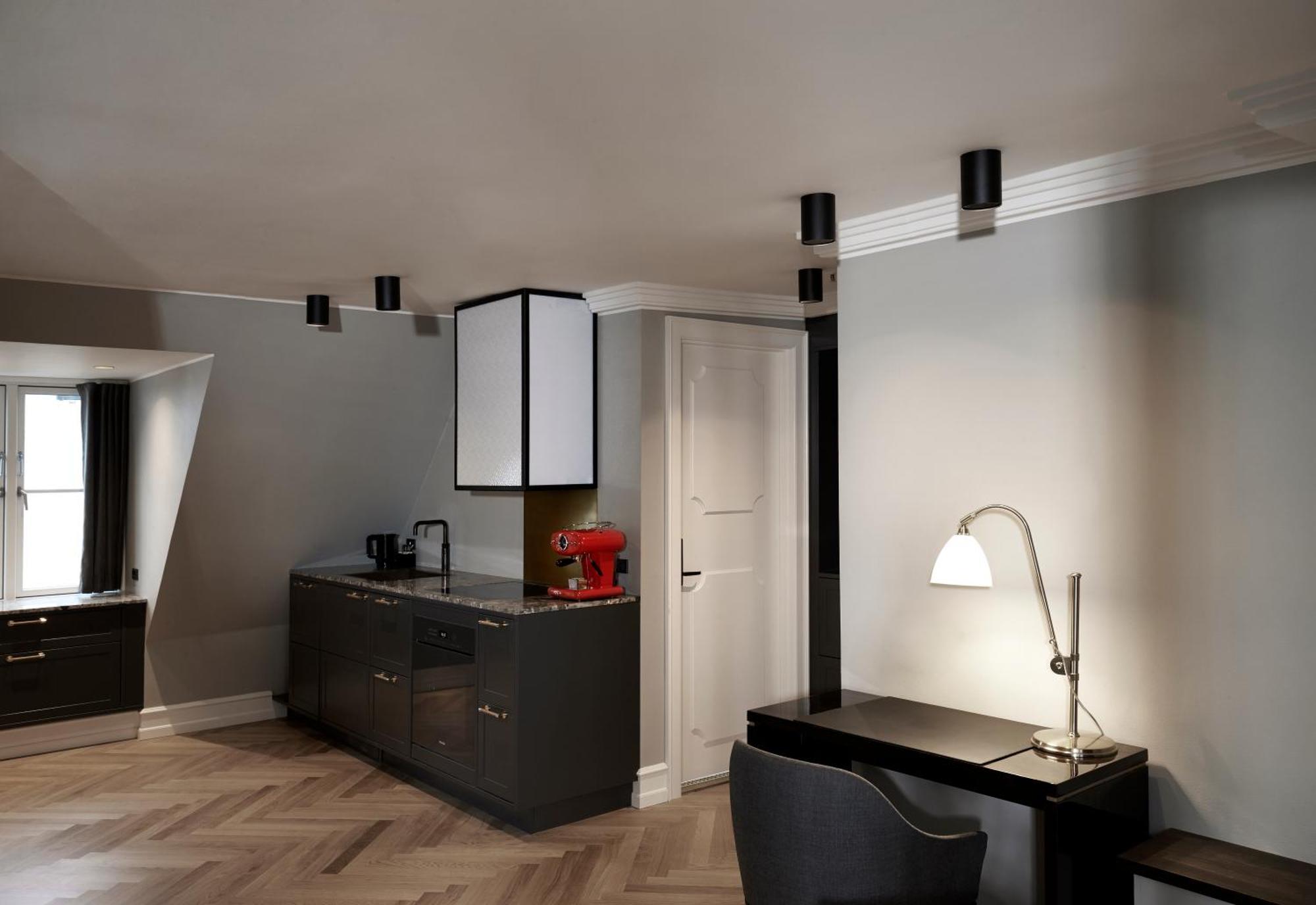 One-Bedroom Apartment with Balcony