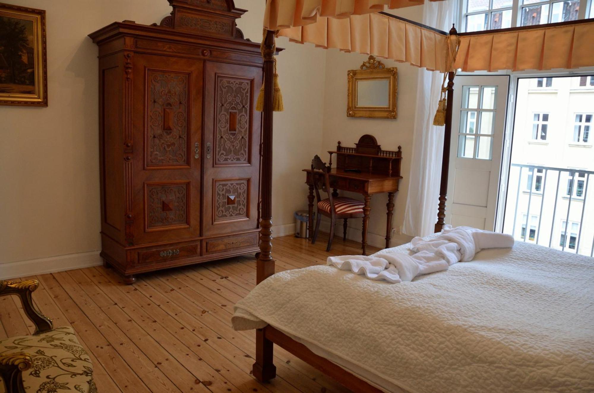 Superior Double Room,1420851252:JPEG