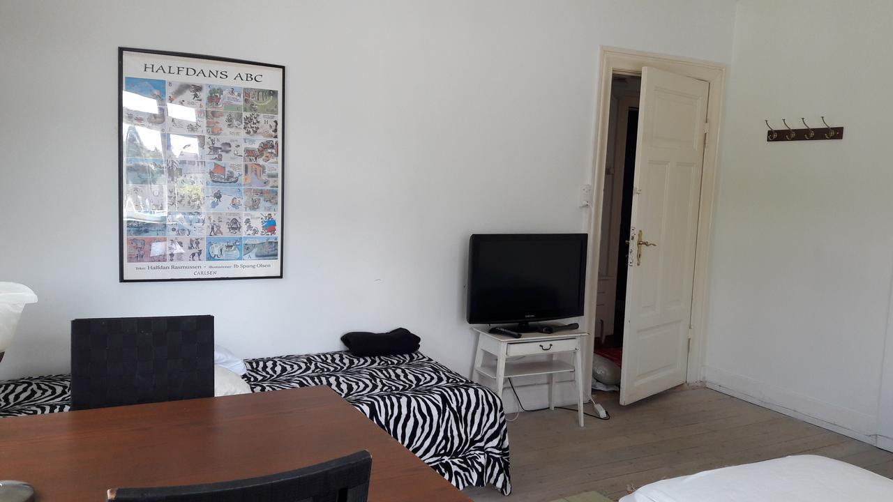 Double Room with Shared Bathroom,639365637:JPEG