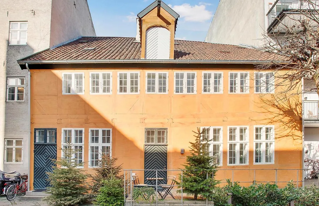 Sanders Secret - Pleasant Three-Bedroom Townhouse Near Main Attractions-1