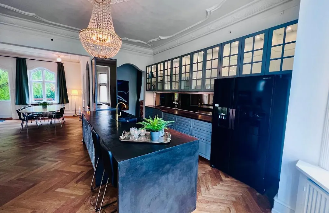 Villa Apartment Near City Centre-1