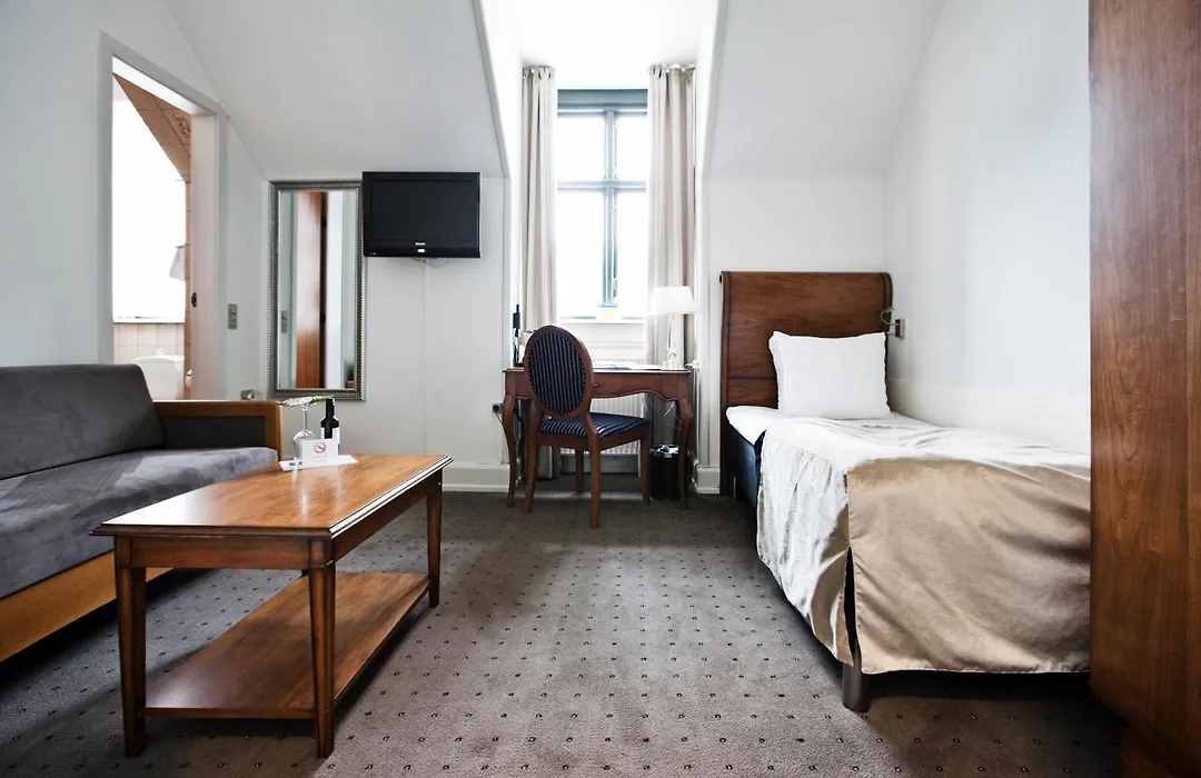 Best Western Plus Hotel Hebron-1