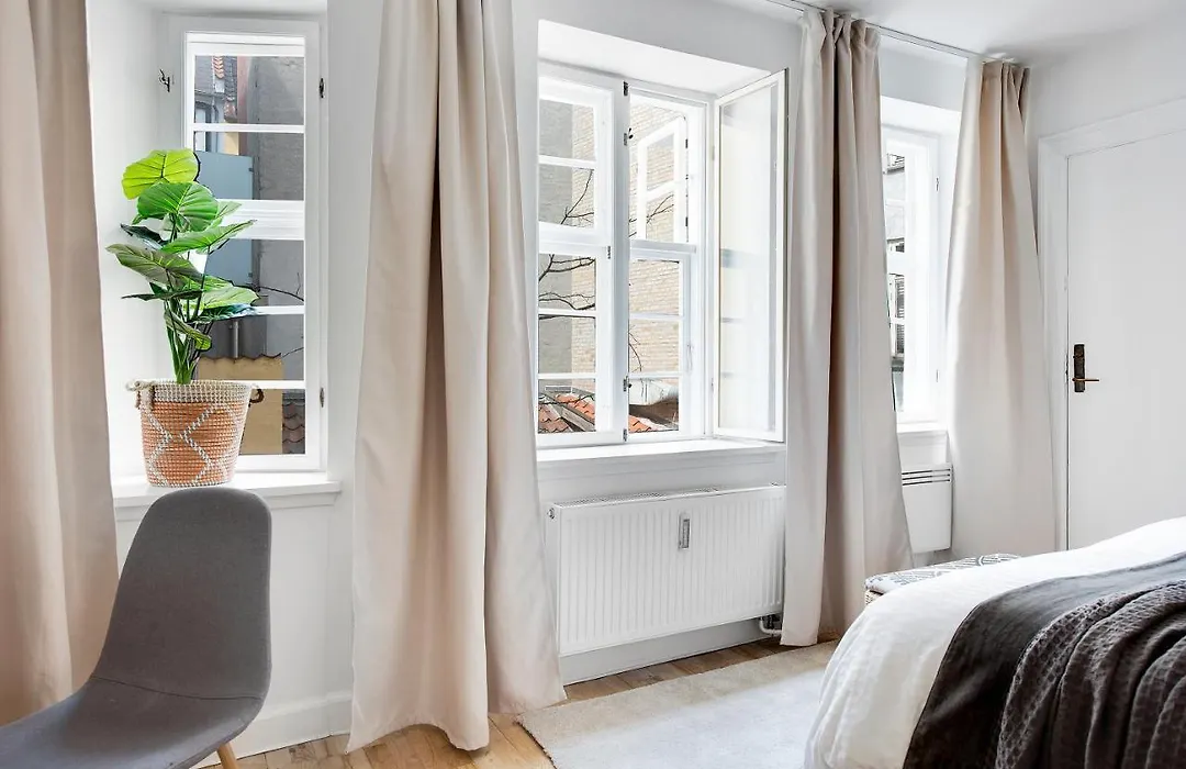 Sanders Central - Petite One-Bedroom Apartment In The Middle Of It All-1