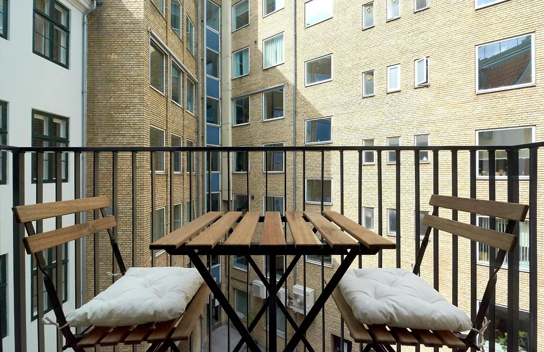 Stylish 4 Bedroom Apartment In Cph City-1