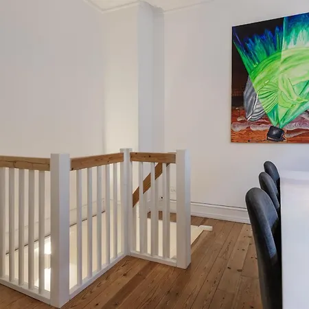 Cozy Private Basement Room With Workplace-2
