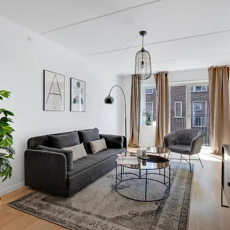 Sanders Field'S - Chic Three-Bedroom Apartment Townhouse With Private Terrace-3