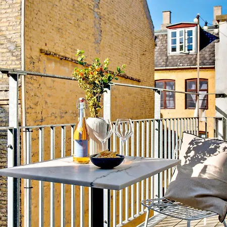 Leaves 1 - Charming Ap For 8 Persons In Central Copenhagen-3