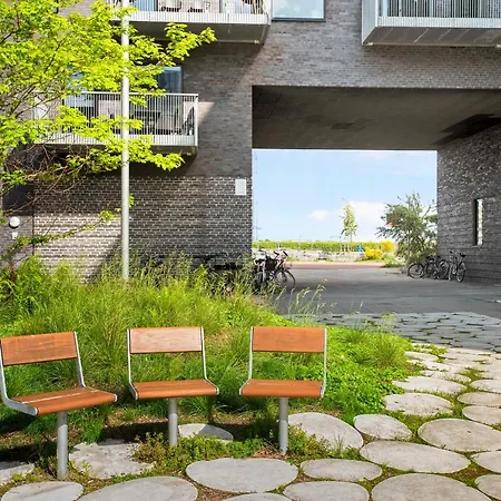 Sanders Arena - Precious One-Bedroom Apartment Close To Metro Station-2