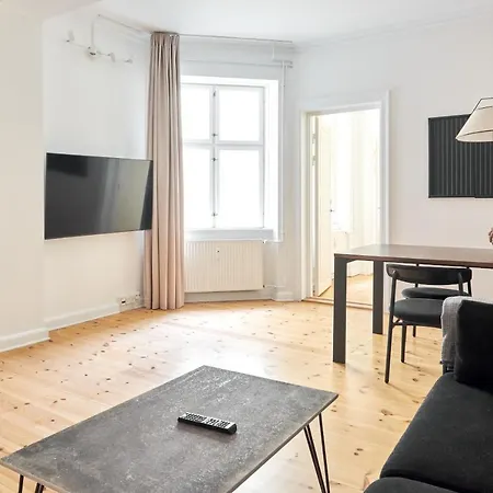 Spacious 3B W Double Beds Copenhagen City Centre-3