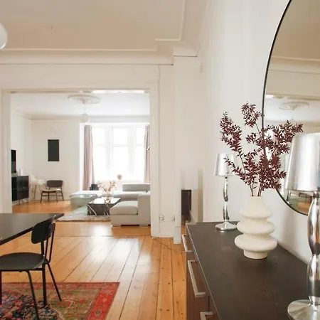 Large & Bright 3Br Apartment W Whirlpool Near Metro-3