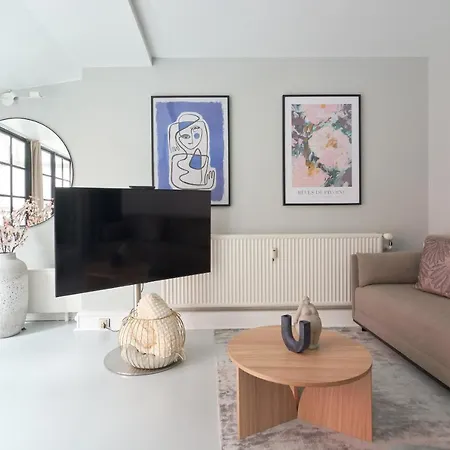 Stylish Ground Floor Apartment Perfect For Couples-2
