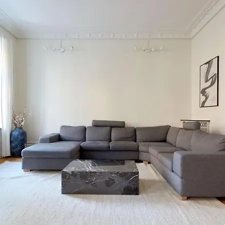Moderen And Sleek 3Br With Bath By The Lakes And Metro-3