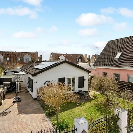 2 Bedroom Cozy Home In Kobenhavn S-3