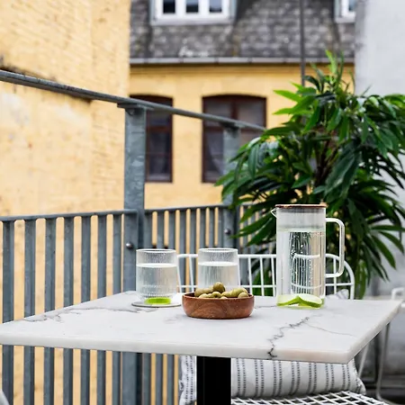 Leaves 2- Chic Apt For 8 Persons In Central Copenhagen-2