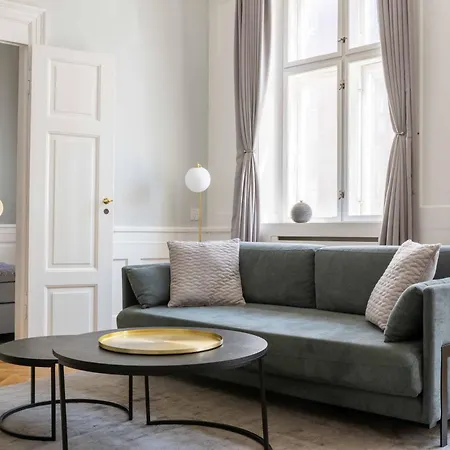 Lavish 4Br Apartment In The Heart Of Cph By The Canals-2