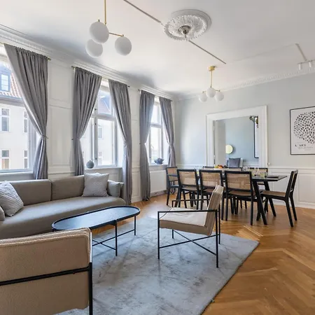 Large Apartment With Canal View In Central Cph City-2