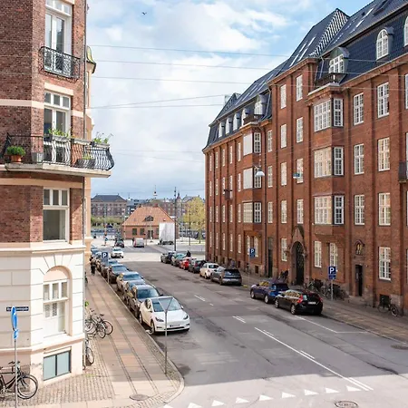 Large Apartment In Central Copenhagen By Tivoli Gardens-3