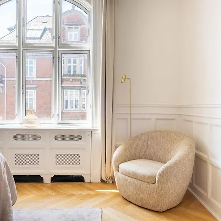 Lovely 3Br Manor Apartment 5 Min From Tivoli Gardens-3