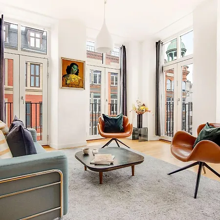 Leaves 3 - Pleasant 4-Bdr Apt In Central Copenhagen-2