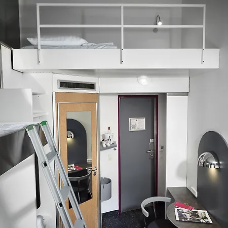 Cabinn Express-3
