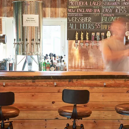 Urban Camper Hostel & Bar-2